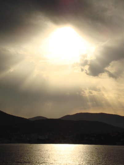 I believe our lives could be as calm as the sea in this photo if we learn to live by the Golden Rule!